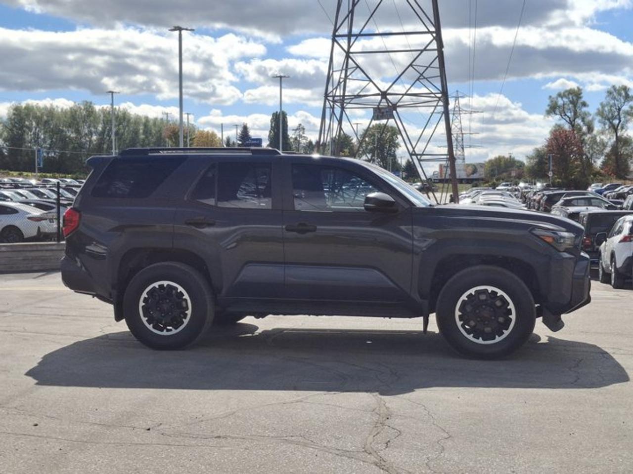 2025 Toyota 4Runner TRD Off-Road Premium - Sunroof | Vented + Heated Seats | SofTex Seats | Wireless Charging | & More ! Photo