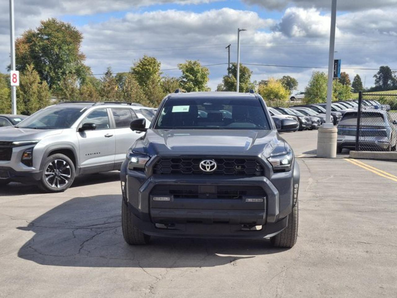 2025 Toyota 4Runner TRD Off-Road Premium - Sunroof | Vented + Heated Seats | SofTex Seats | Wireless Charging | & More ! Photo