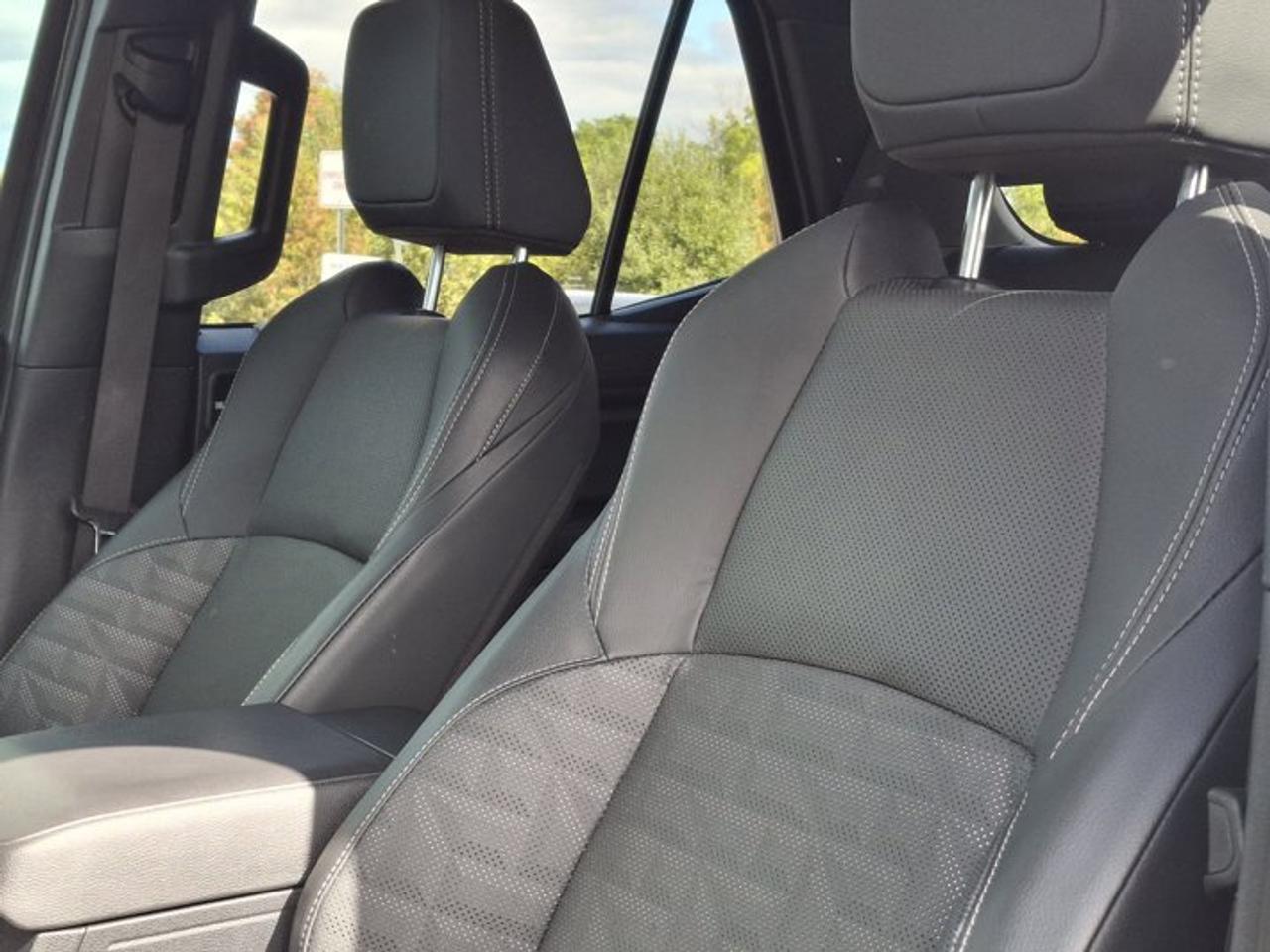 2025 Toyota 4Runner TRD Off-Road Premium - Sunroof | Vented + Heated Seats | SofTex Seats | Wireless Charging | & More ! Photo