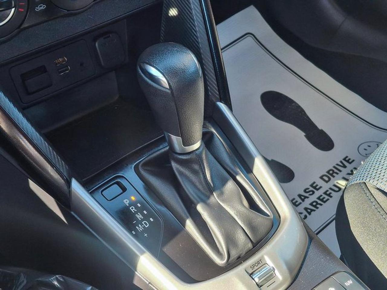 2018 Toyota Yaris sedan Premium | Auto | 7" Screen | Heated Seats | Bluetooth | Rear Camera | and More ! Photo