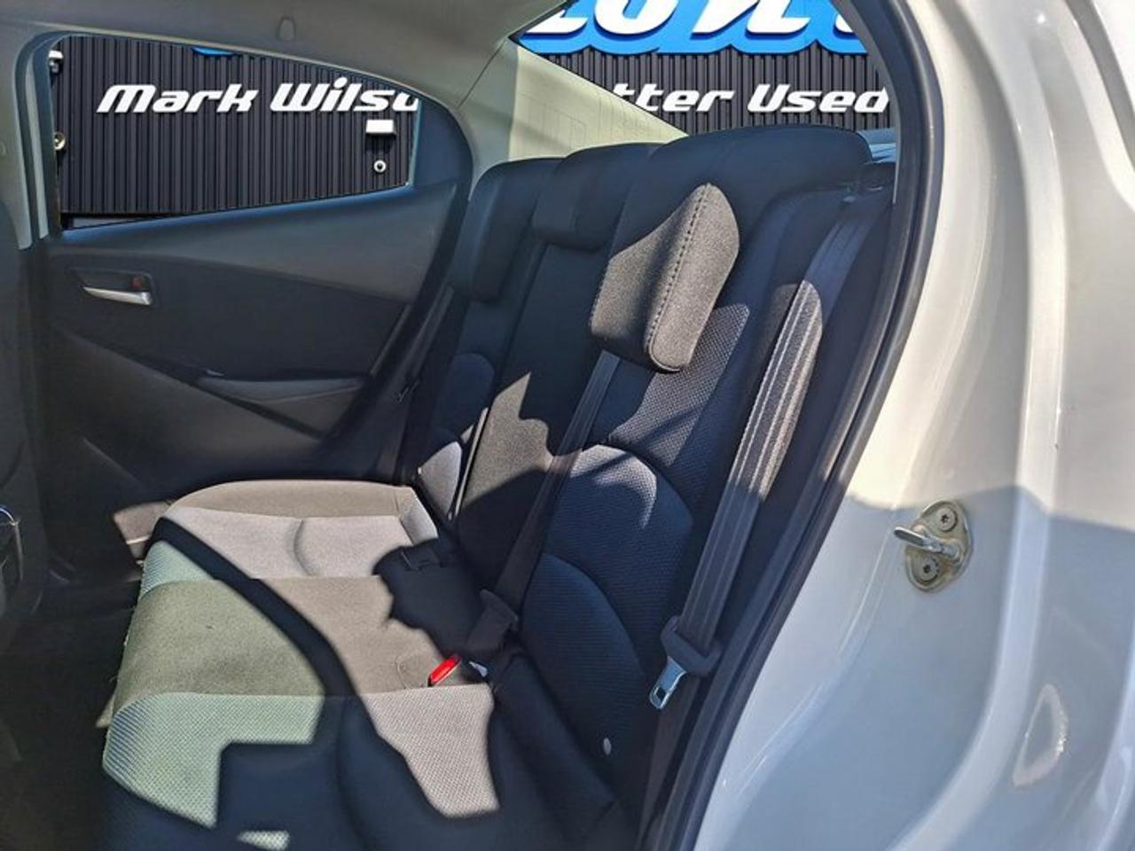 2018 Toyota Yaris sedan Premium | Auto | 7" Screen | Heated Seats | Bluetooth | Rear Camera | and More ! Photo