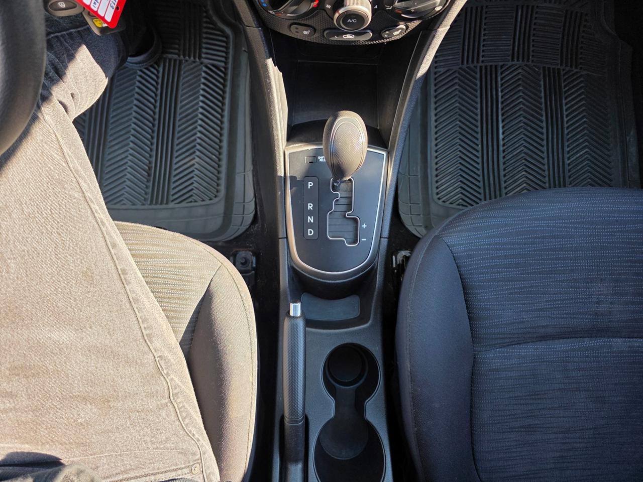 2017 Hyundai Accent SE Photo