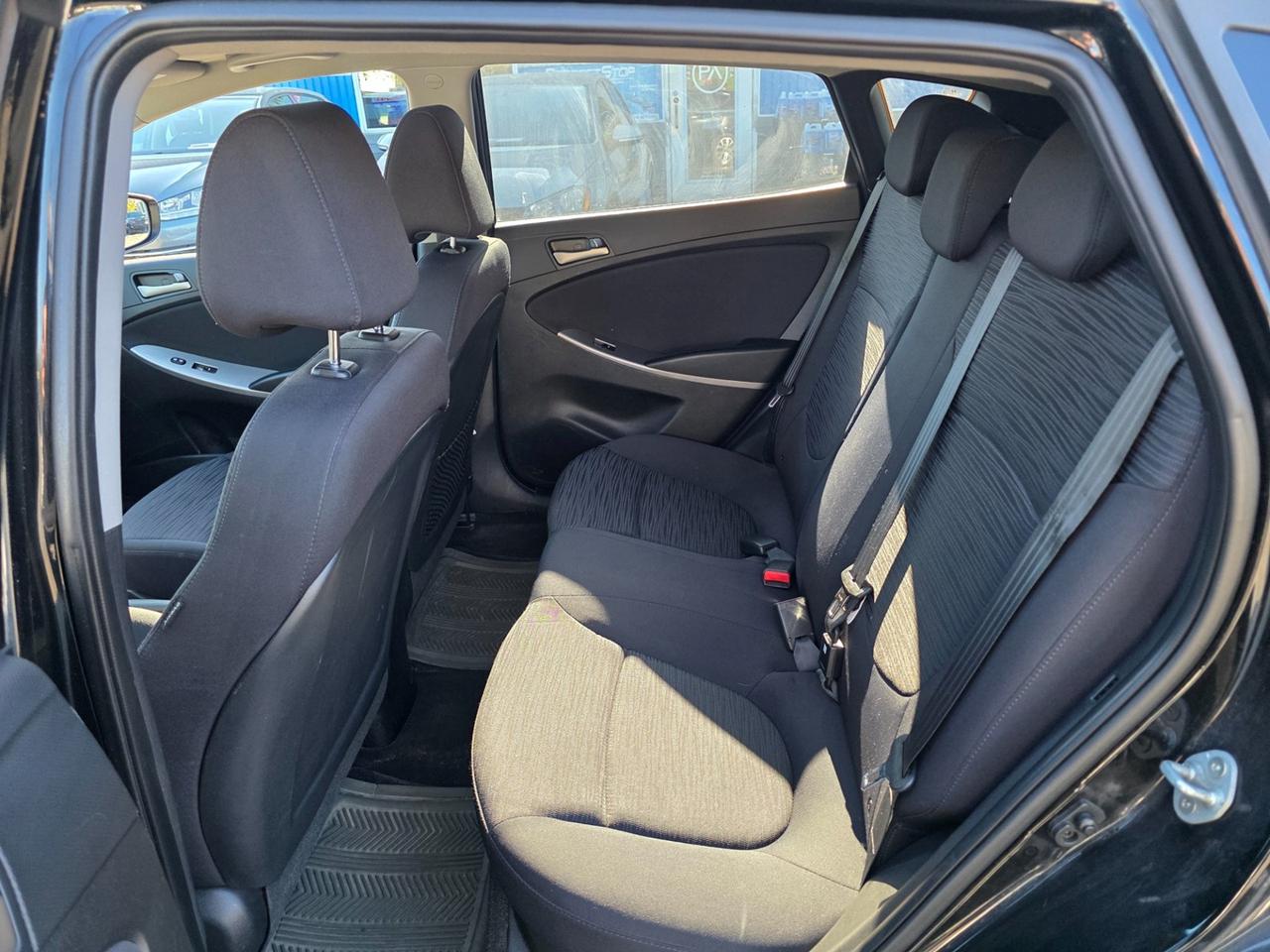 2017 Hyundai Accent SE Photo
