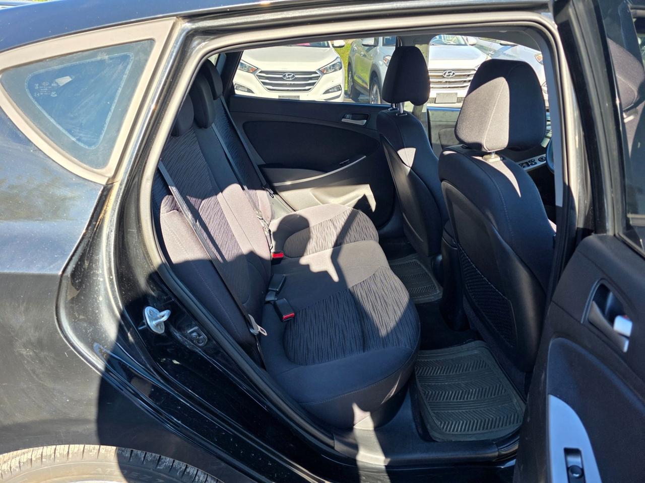 2017 Hyundai Accent SE Photo