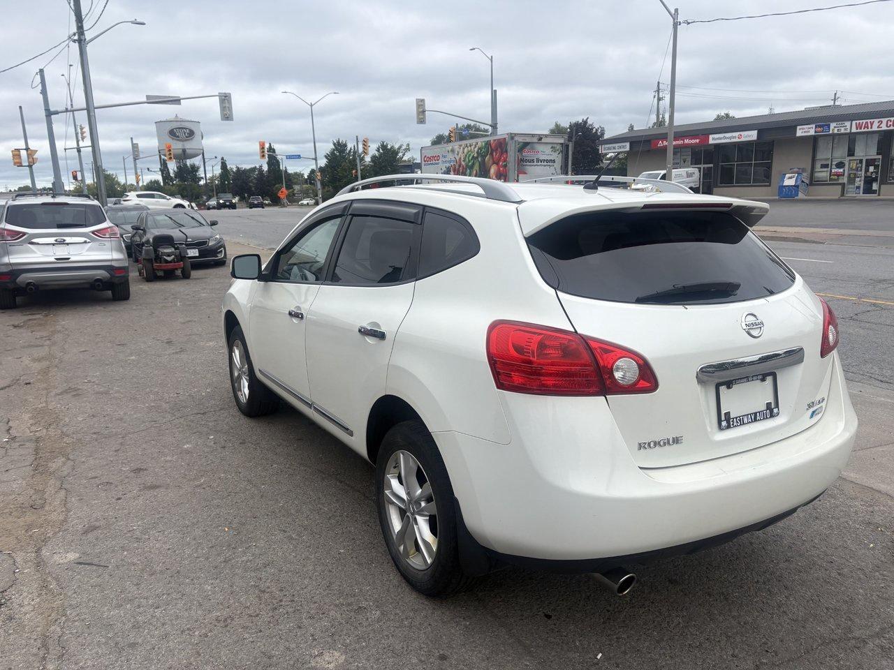 2012 Nissan Rogue SV Photo