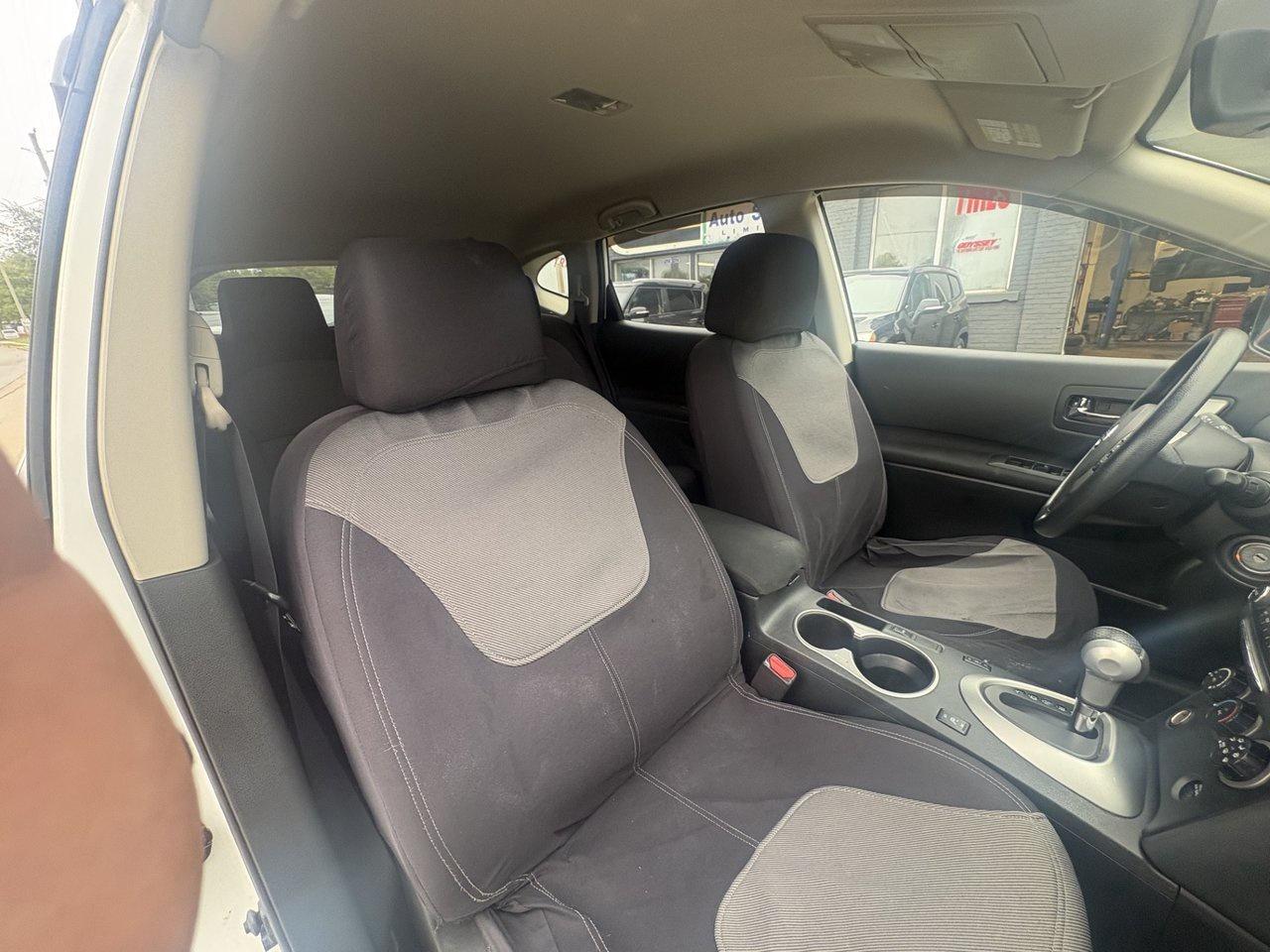 2012 Nissan Rogue SV Photo