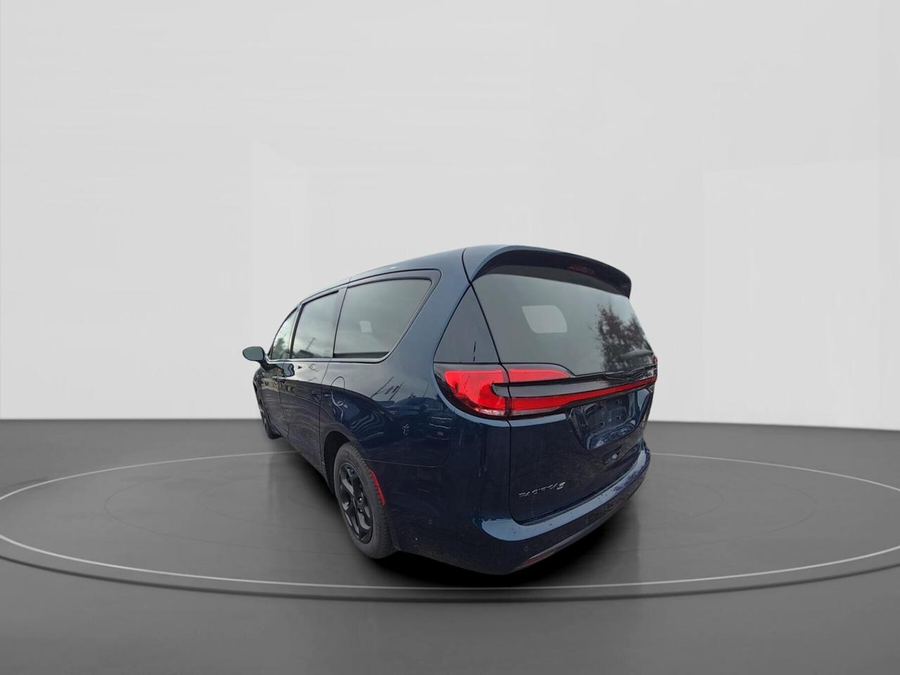 2022 Chrysler Pacifica Hybrid Limited Photo