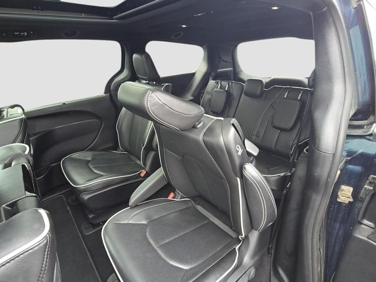 2022 Chrysler Pacifica Hybrid Limited Photo