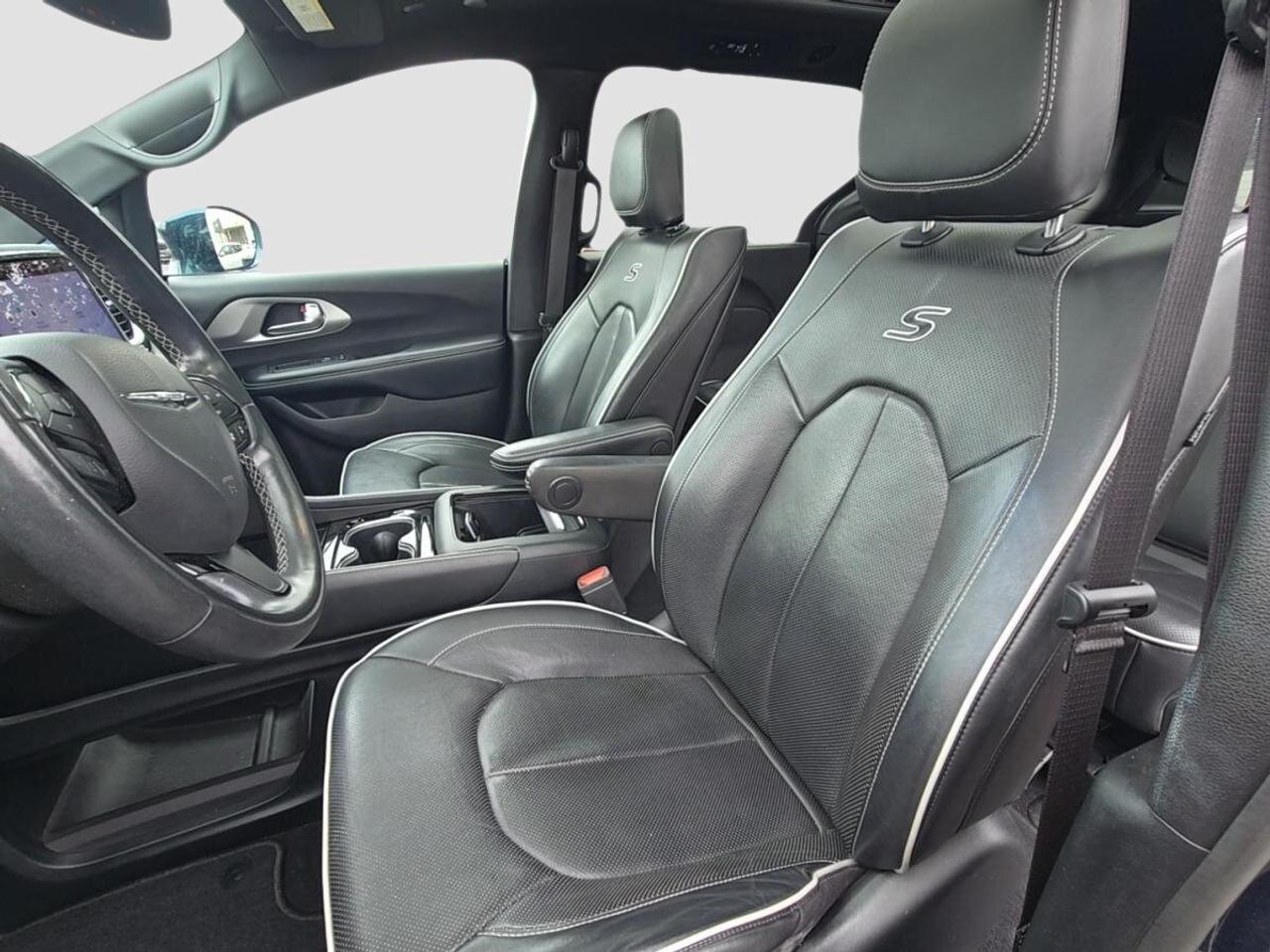2022 Chrysler Pacifica Hybrid Limited Photo