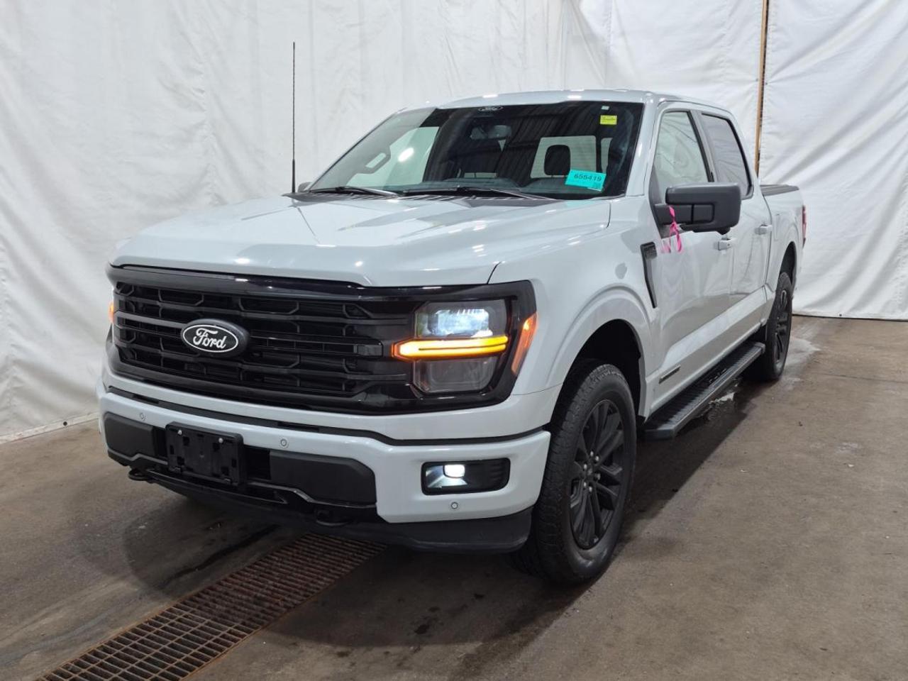 2024 Ford F-150 XLT/4WD/3.5L/HYBRID/CREW/NAVI/PWR HEATED/REM START/1 OWNER LEASE! Photo0