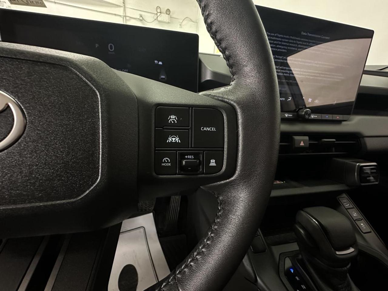 2026 Toyota RAV4 XLE/HYBRID/AWD/1308 KMS!! Photo