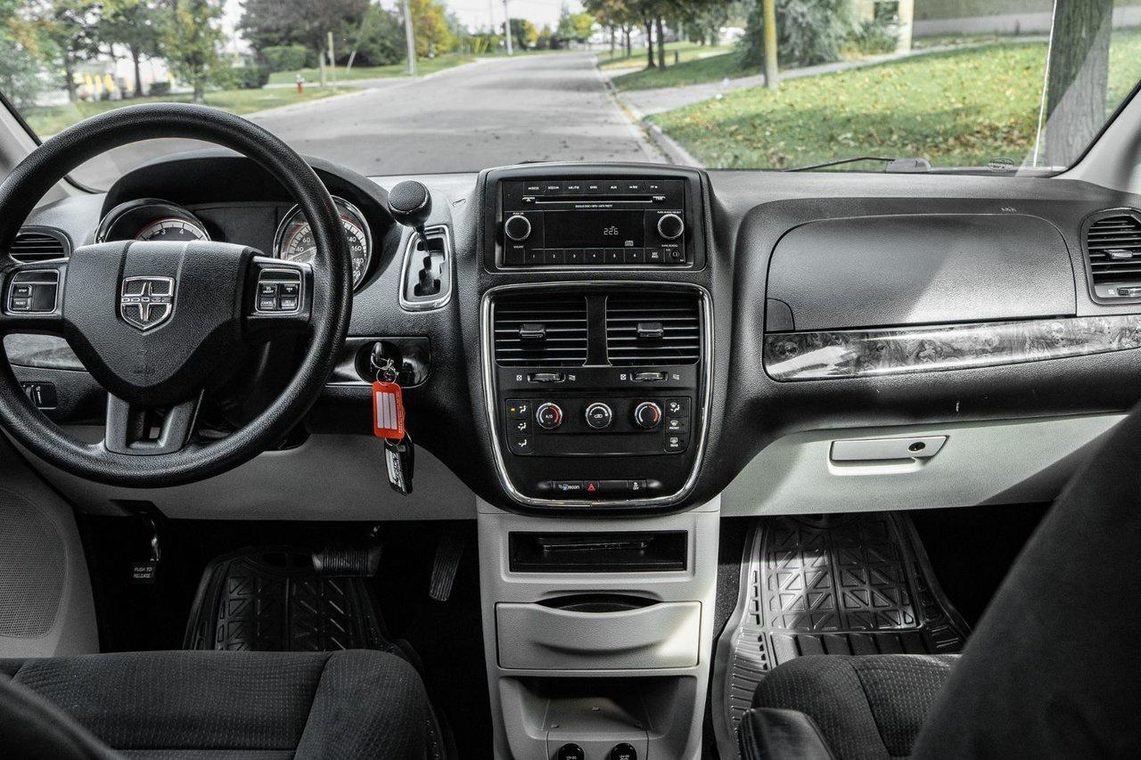 2016 Dodge Grand Caravan CANADA VALUE PACKAGE Photo