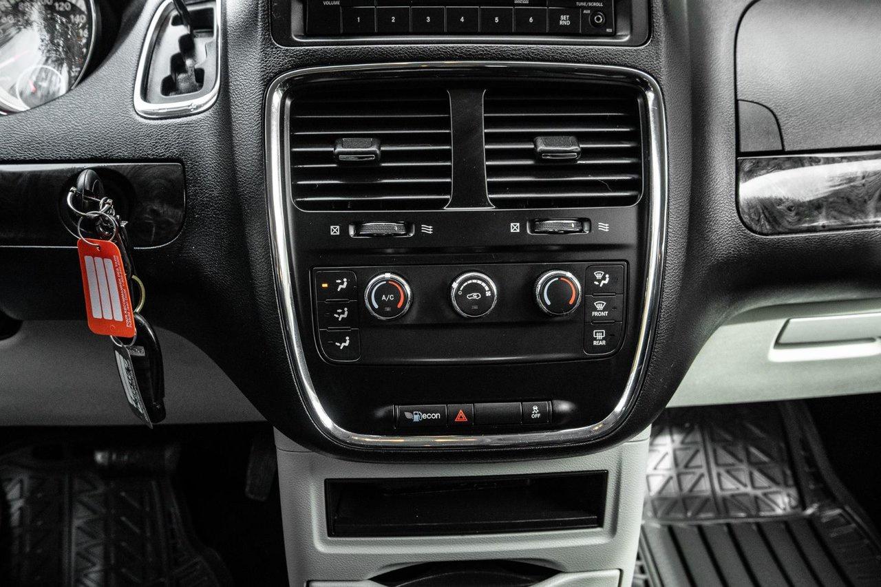 2016 Dodge Grand Caravan CANADA VALUE PACKAGE Photo
