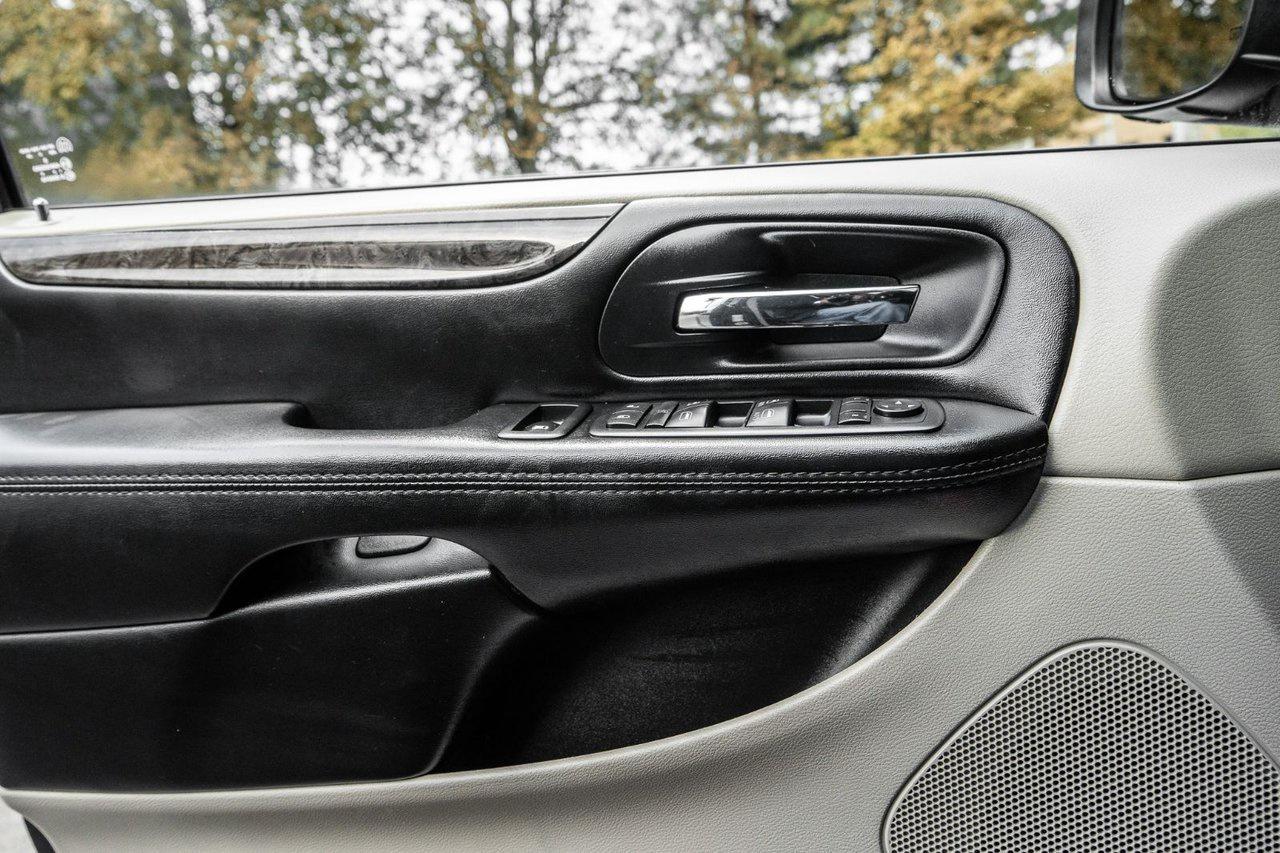 2016 Dodge Grand Caravan CANADA VALUE PACKAGE Photo