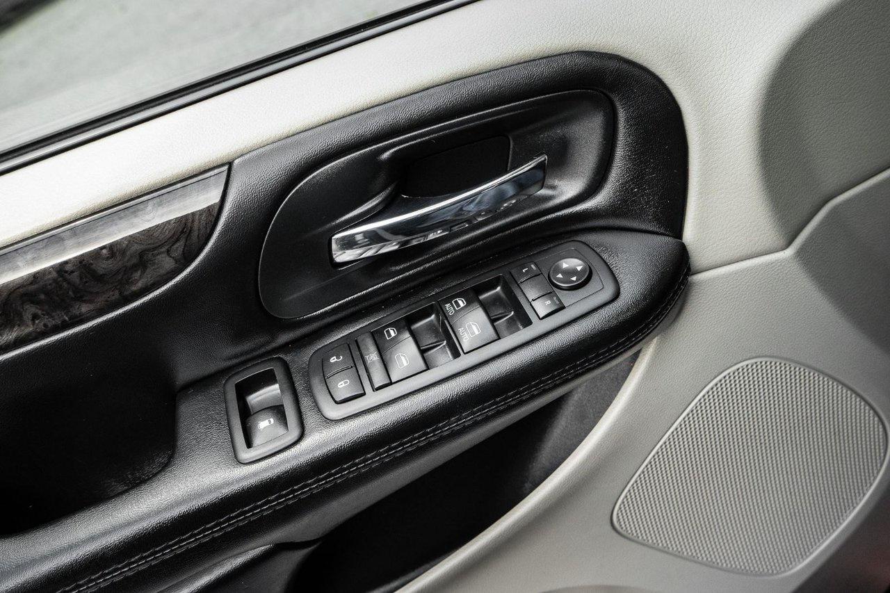 2016 Dodge Grand Caravan CANADA VALUE PACKAGE Photo