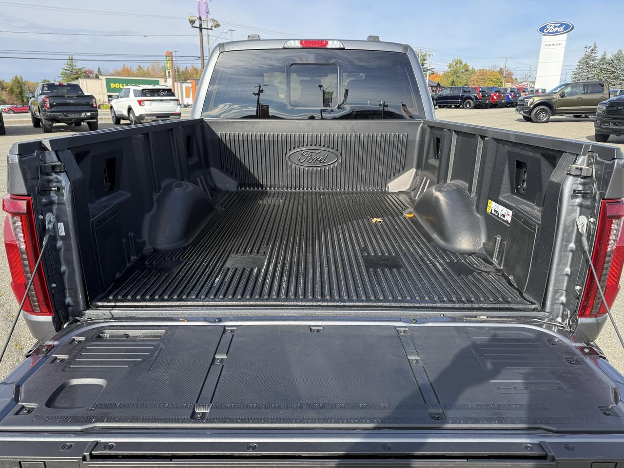 2026 Ford F-150 XLT 4WD SuperCrew 6.5' Box Photo4