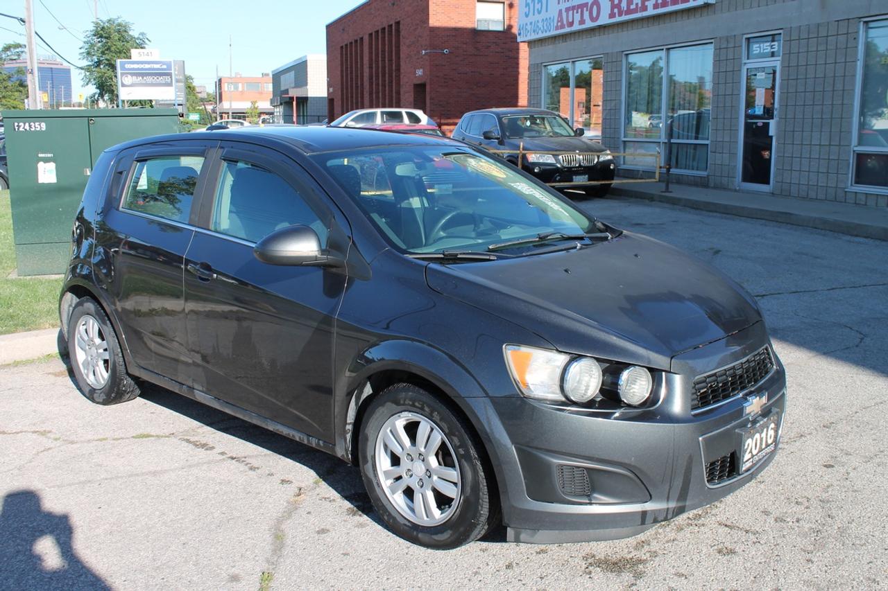 2016 Chevrolet Sonic LT Photo1