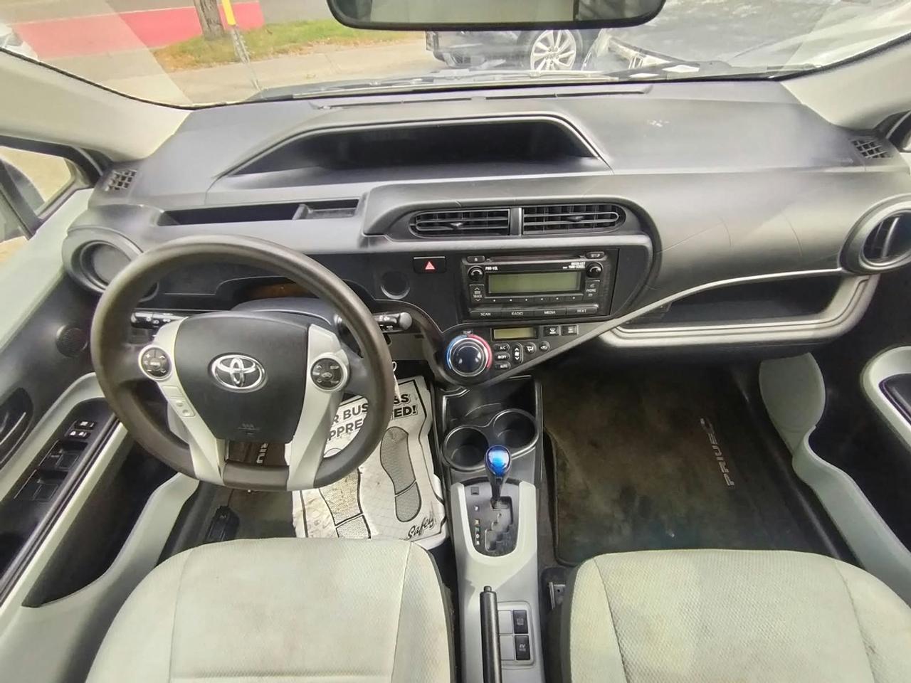 2013 Toyota Prius c Technology Photo