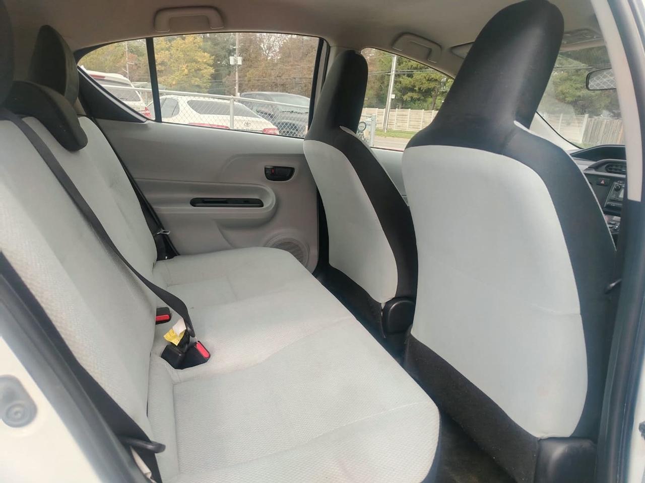 2013 Toyota Prius c Technology Photo