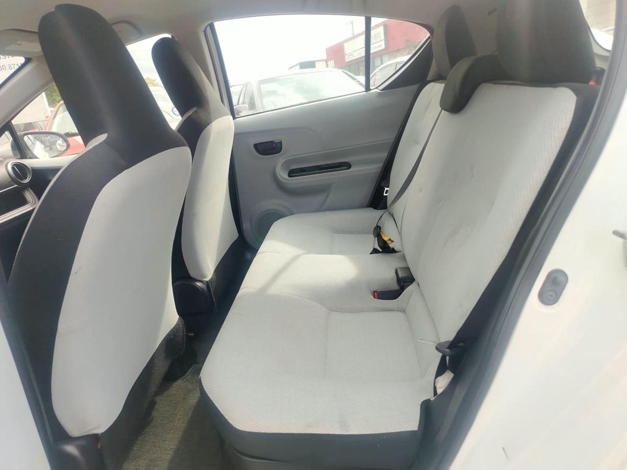 2013 Toyota Prius c Technology Photo