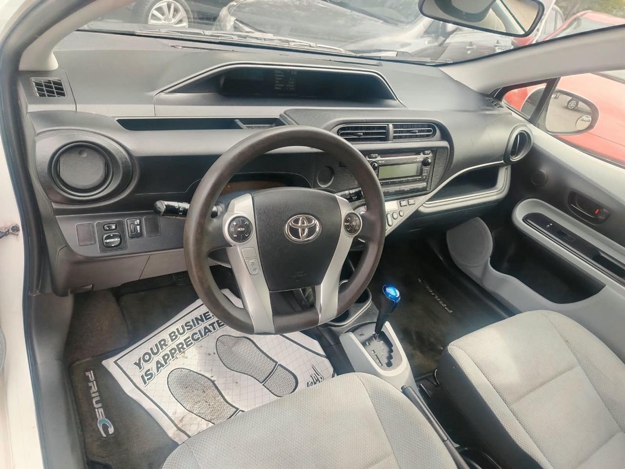 2013 Toyota Prius c Technology Photo