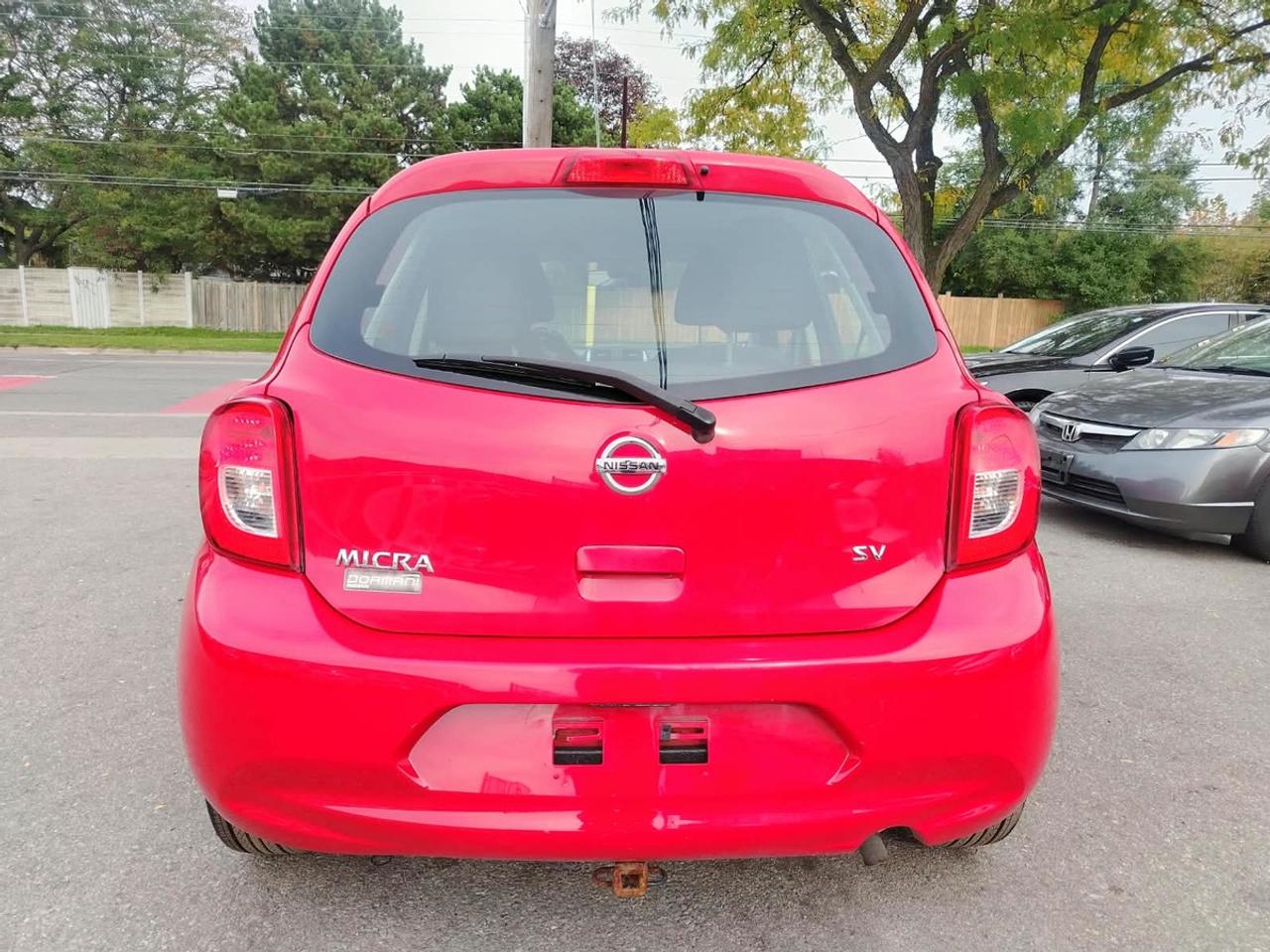 2016 Nissan Micra SV Photo3
