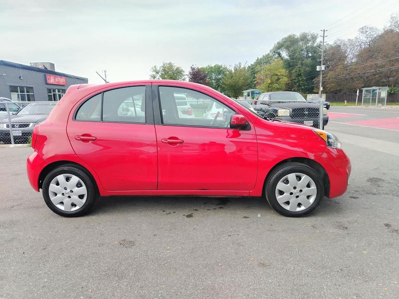 2016 Nissan Micra SV Photo