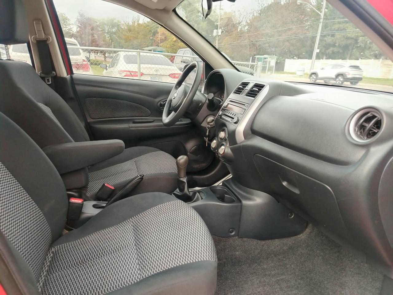 2016 Nissan Micra SV Photo