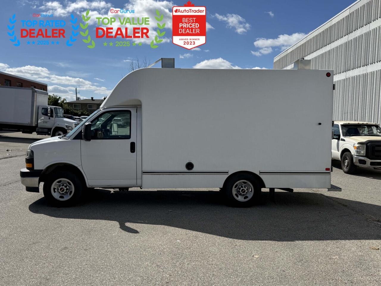 2019 GMC Savana CUTAWAY 3500 139'' | UNICELL BOX | MOBILE RIM REPAIR WORKSHOP Photo