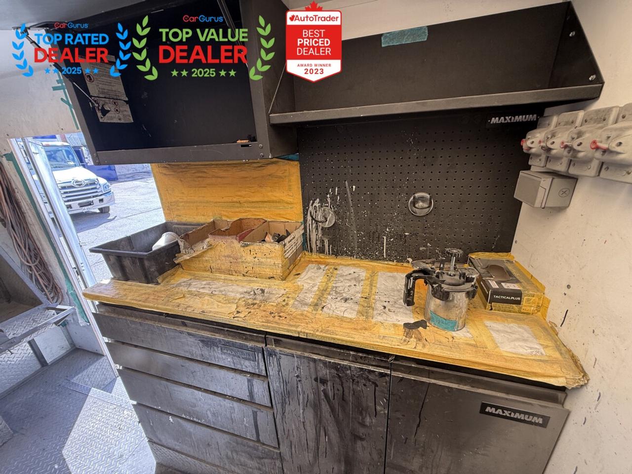 2019 GMC Savana CUTAWAY 3500 139'' | UNICELL BOX | MOBILE RIM REPAIR WORKSHOP Photo
