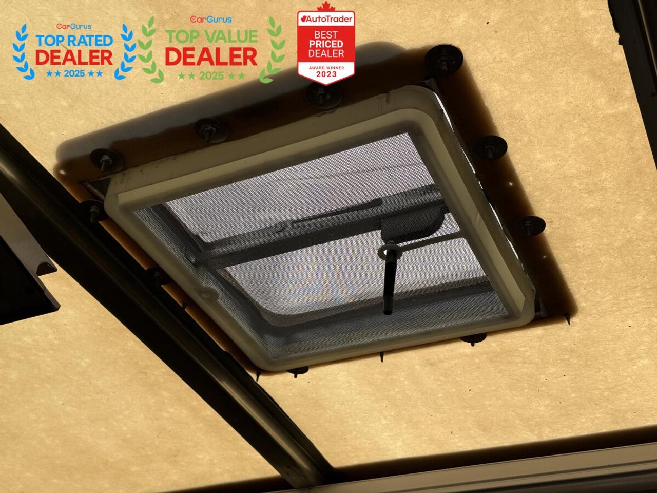 2019 GMC Savana CUTAWAY 3500 139'' | UNICELL BOX | MOBILE RIM REPAIR WORKSHOP Photo