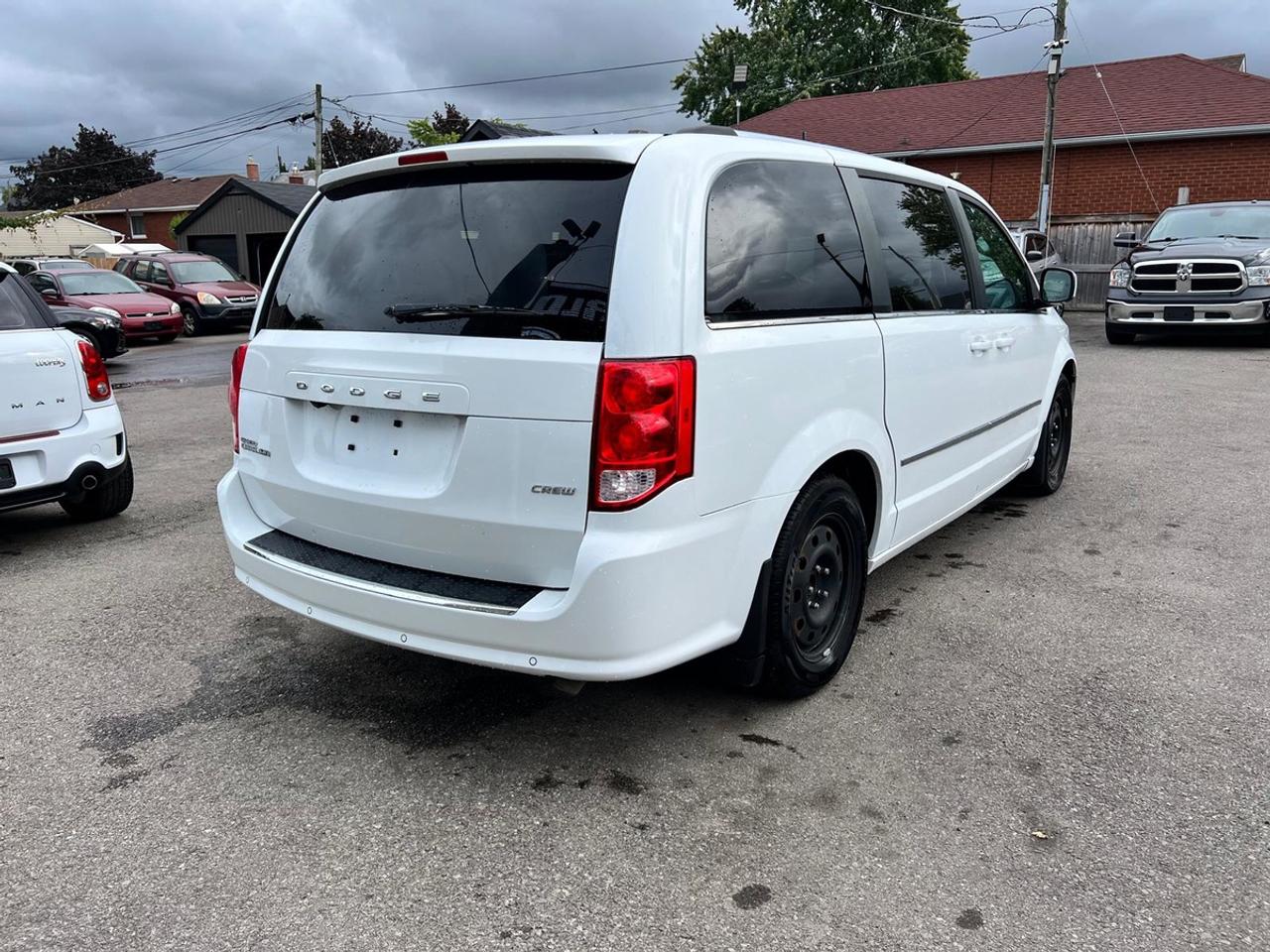2016 Dodge Grand Caravan Crew Plus Photo