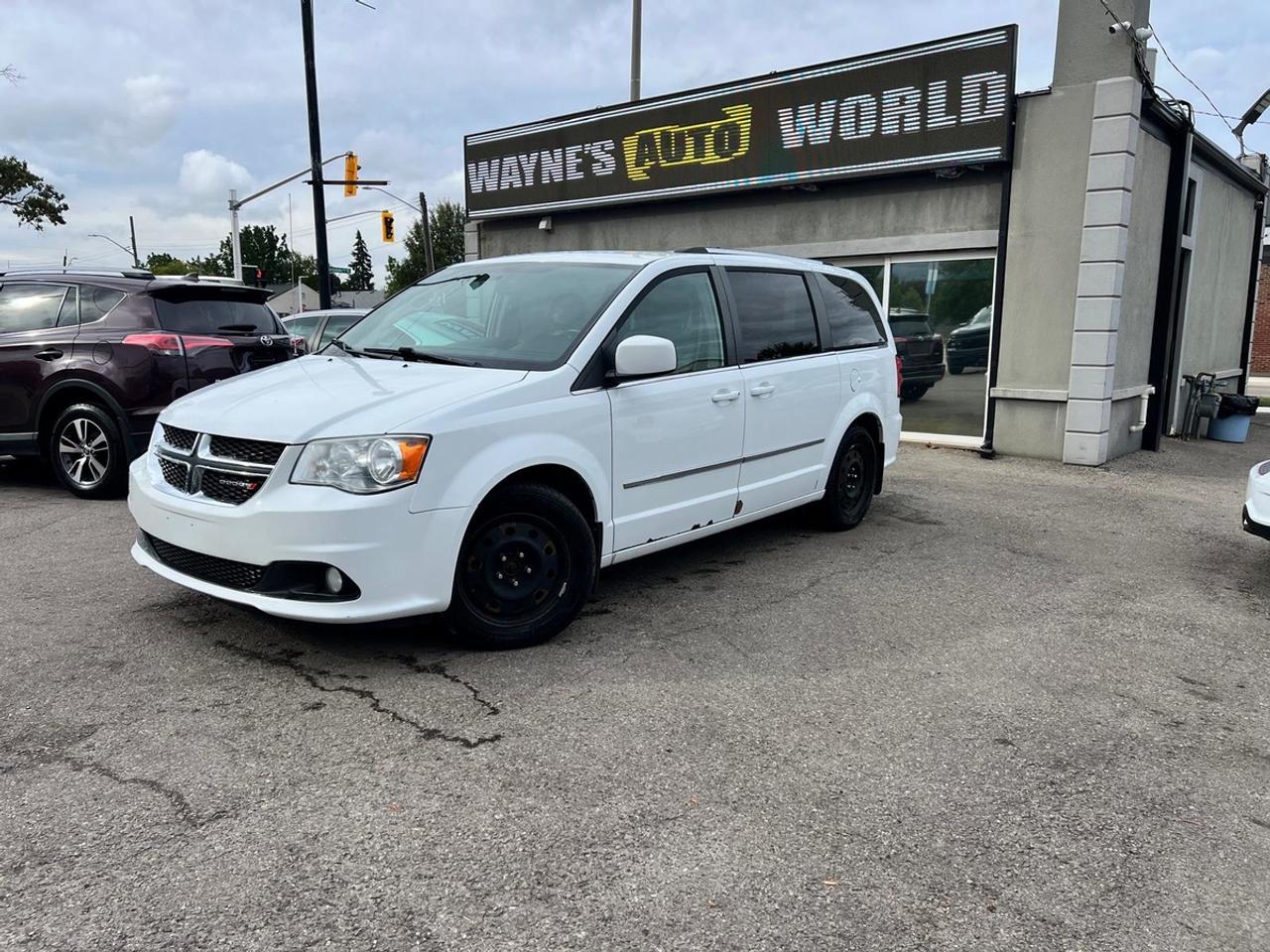 2016 Dodge Grand Caravan Crew Plus Photo