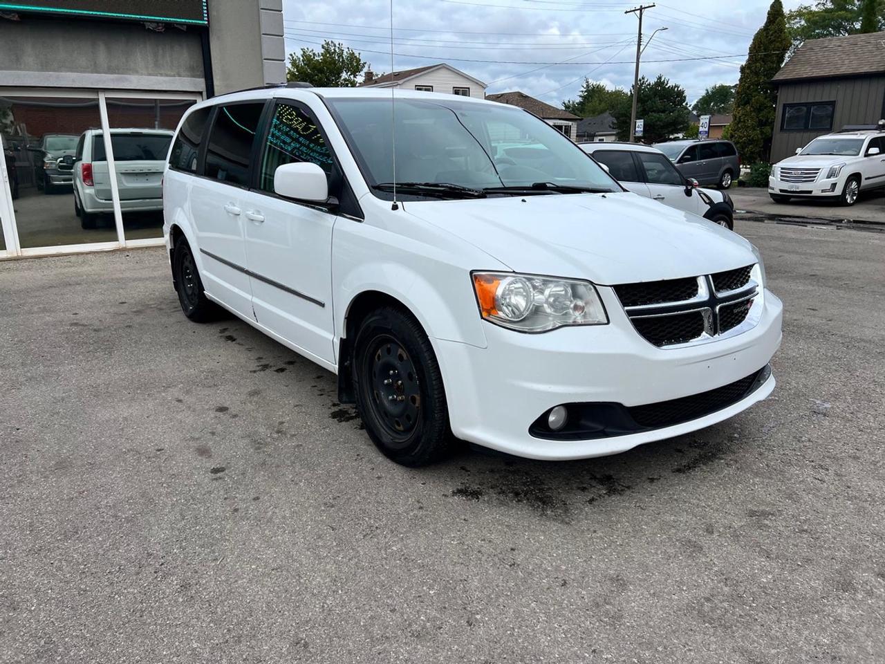 2016 Dodge Grand Caravan Crew Plus Photo