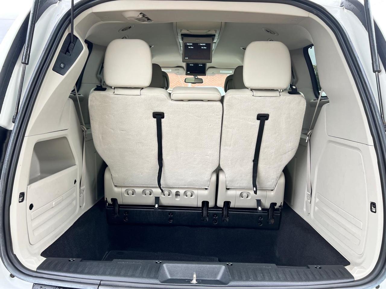 2016 Dodge Grand Caravan Crew Plus Photo
