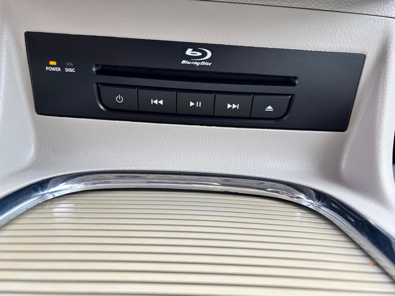 2016 Dodge Grand Caravan Crew Plus Photo