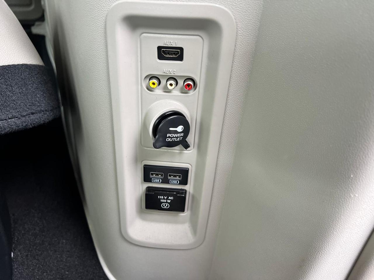 2016 Dodge Grand Caravan Crew Plus Photo
