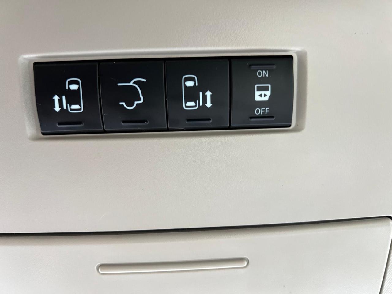 2016 Dodge Grand Caravan Crew Plus Photo