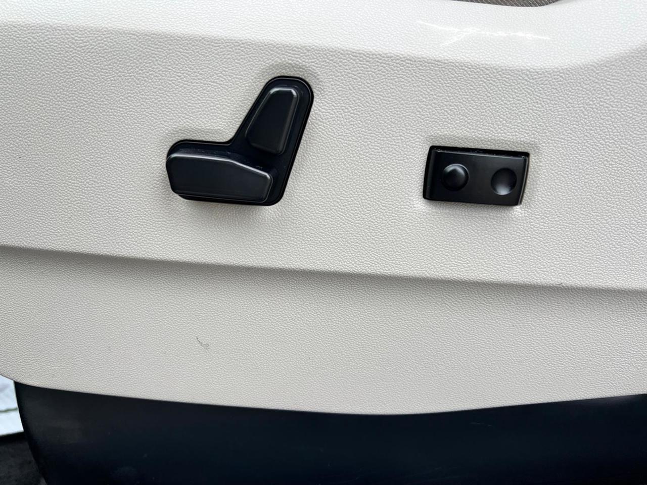 2016 Dodge Grand Caravan Crew Plus Photo