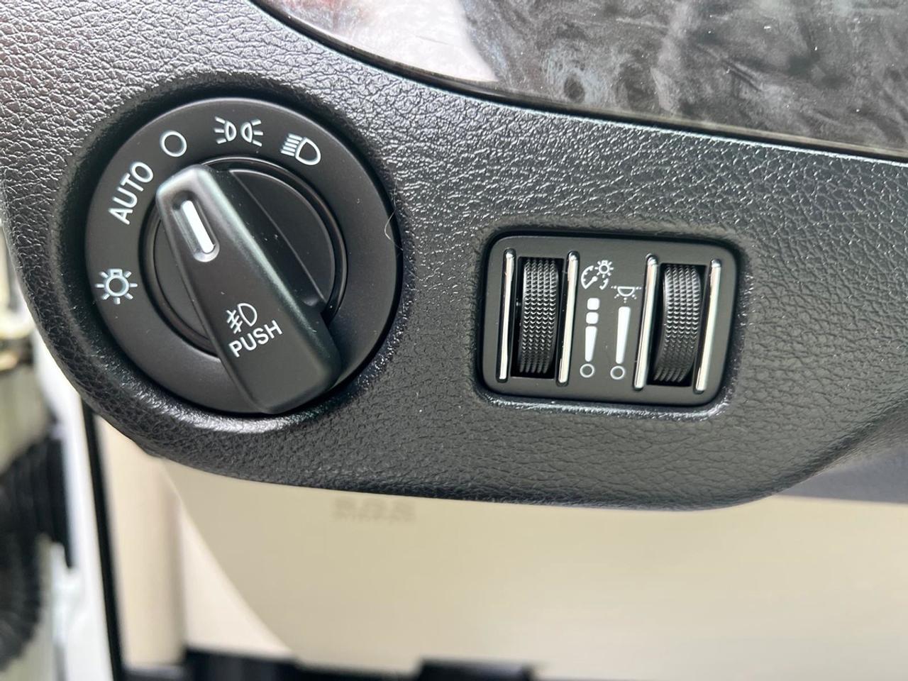 2016 Dodge Grand Caravan Crew Plus Photo