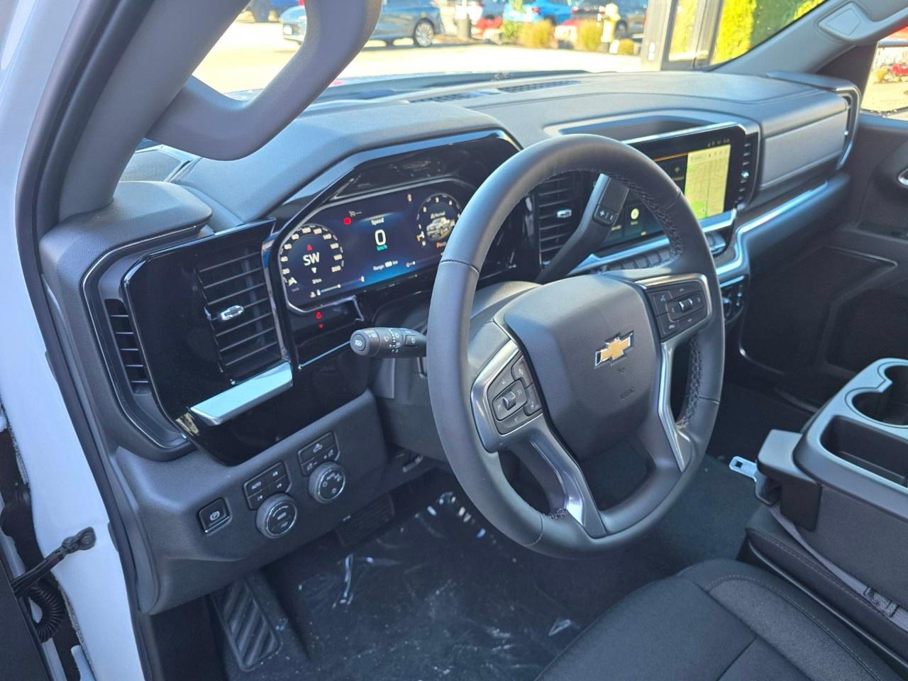 2026 Chevrolet Silverado 1500 Crew Cab Short Box 4-Wheel Drive LT Photo4