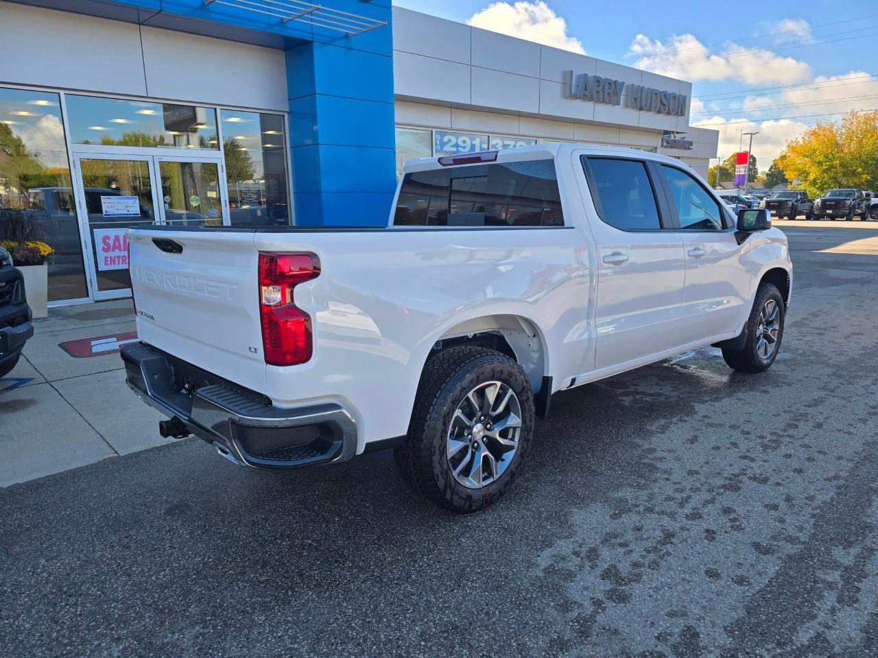2026 Chevrolet Silverado 1500 Crew Cab Short Box 4-Wheel Drive LT Photo