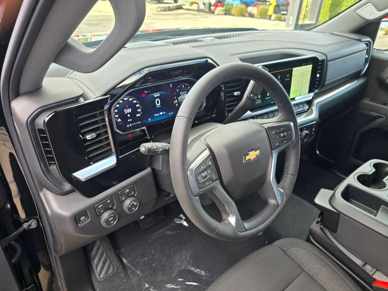 2026 Chevrolet Silverado 1500 Crew Cab Short Box 4-Wheel Drive LT Photo