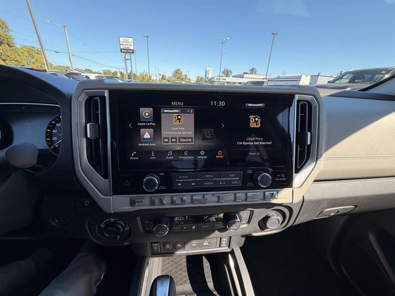 2025 Nissan Frontier Crew Cab 4x4 Long Bed SV Photo