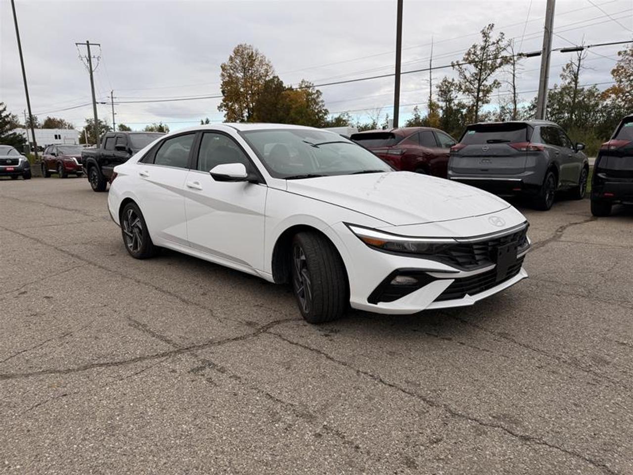 2026 Hyundai Elantra Hybrid Luxury Sedan Photo2