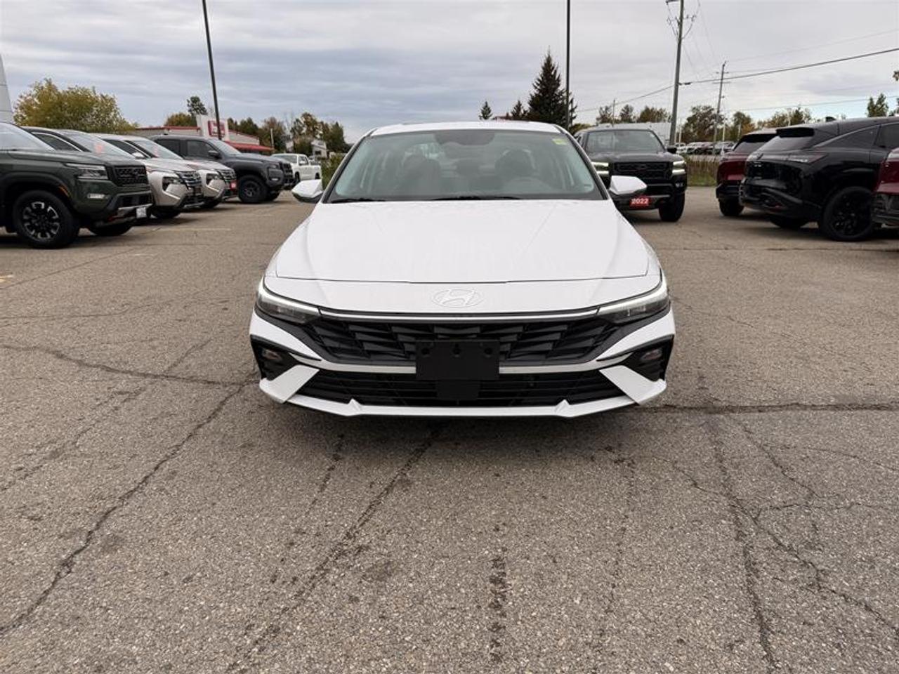 2026 Hyundai Elantra Hybrid Luxury Sedan Photo5