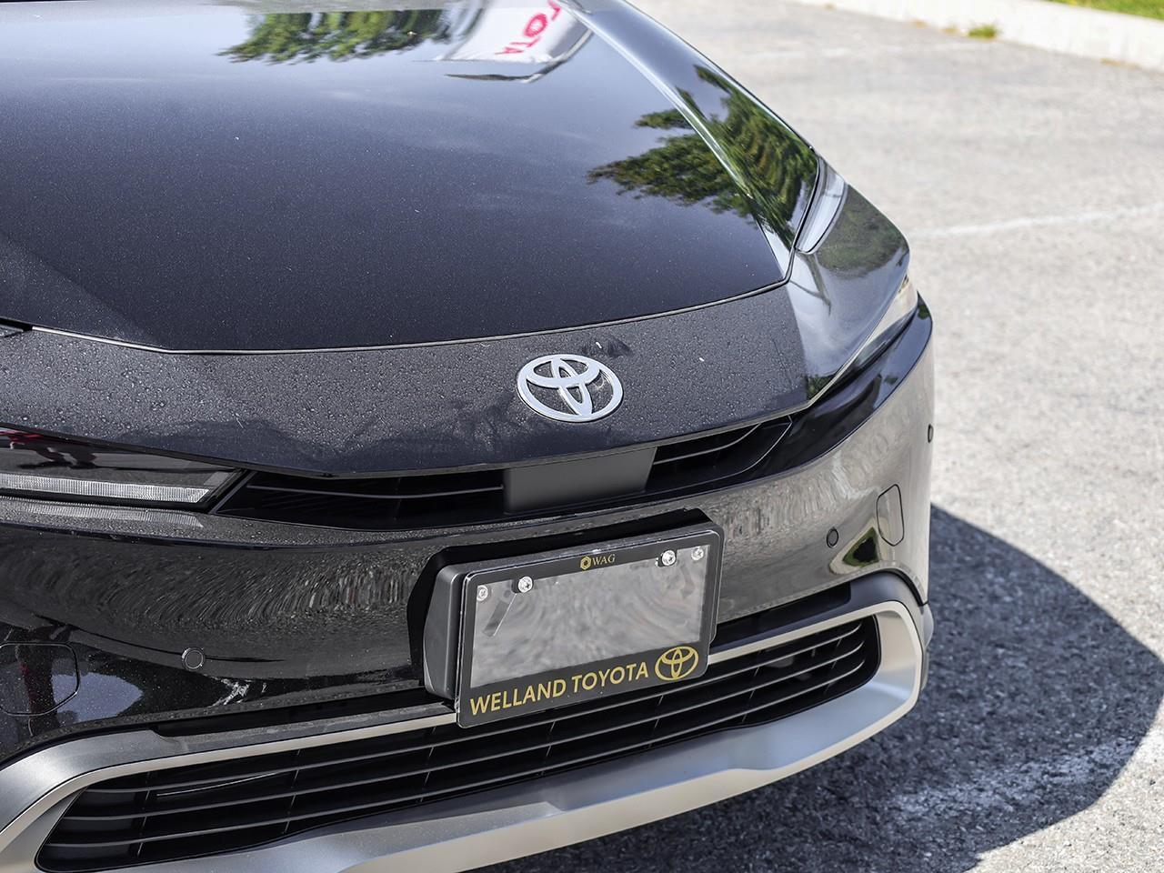 2027 Toyota Prius Plug-In Hybrid SE Photo