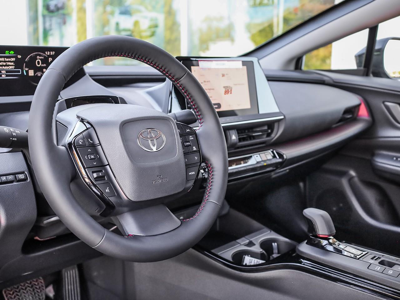 2027 Toyota Prius Plug-In Hybrid SE Photo