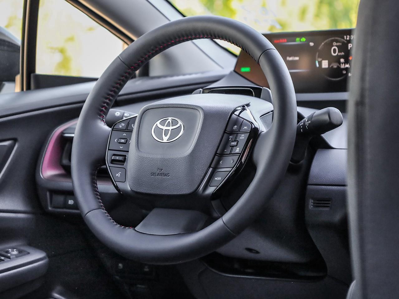 2027 Toyota Prius Plug-In Hybrid SE Photo
