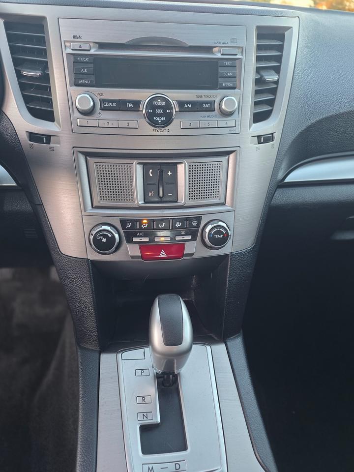 2011 Subaru Legacy 2.5i Prem AWP/Pwr Moon Photo